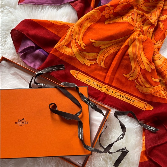 Authentic Hermes 140 shawl 💕 - Picture 1 of 11